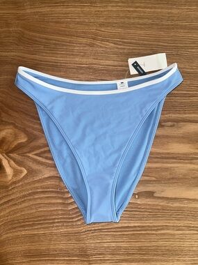 Abercrombie & Fitch Powder Blue Bikini Bottom w/ White Trim – Size Medium – NWT
